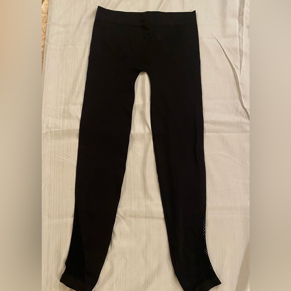 Women’s seamless black athletic leggings